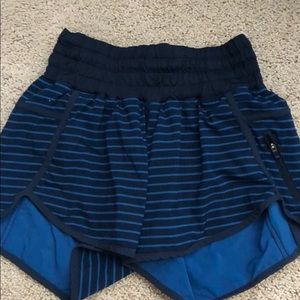 Lululemon tracker shorts